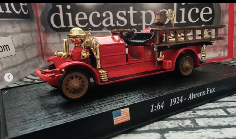 Ahrens Ahrens Fox 1/43 diecast Fire — Fire Department United States