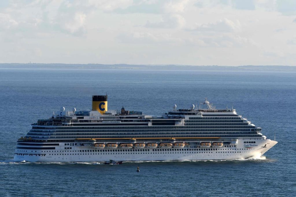 Passagère saute d&rsquo;un paquebot en mer Ionienne · Secourue après vingt heures de dérive