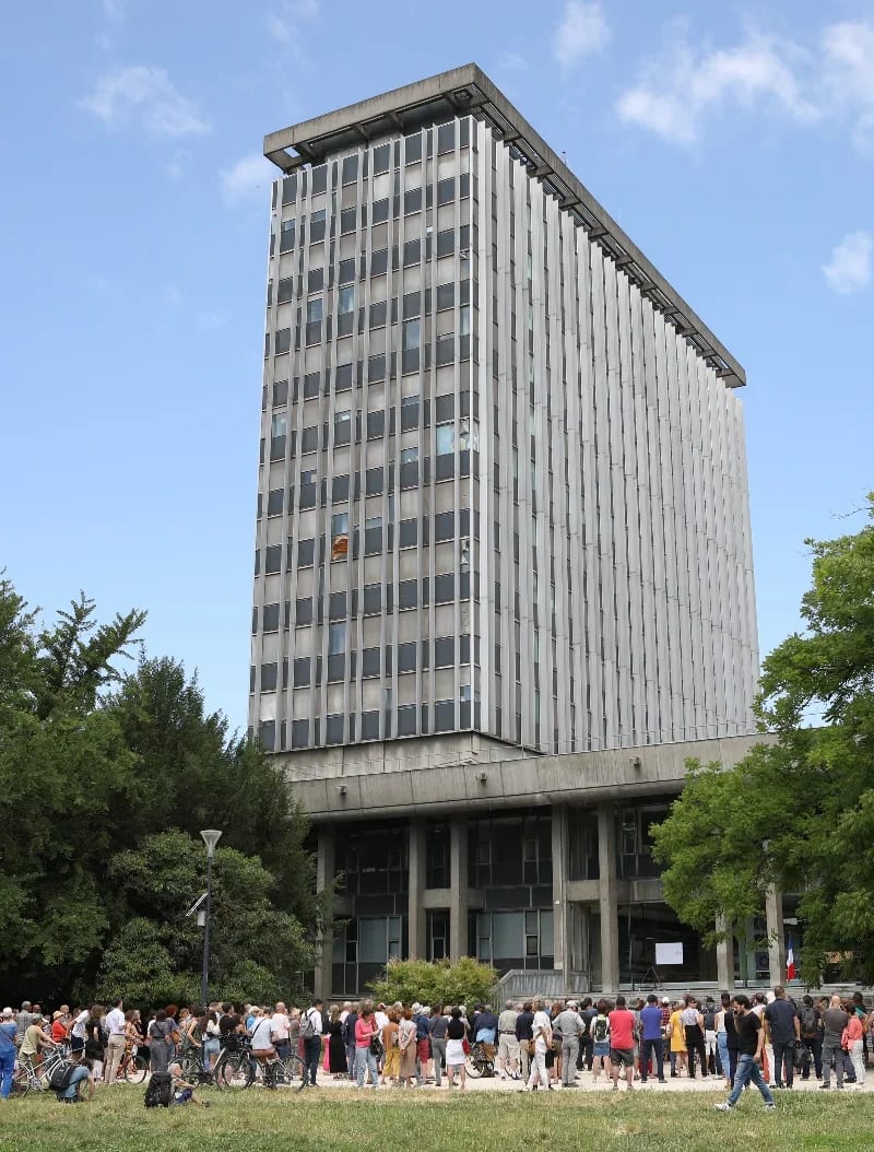 Grenoble organise un hommage aux victimes de l'attaque de Trappes