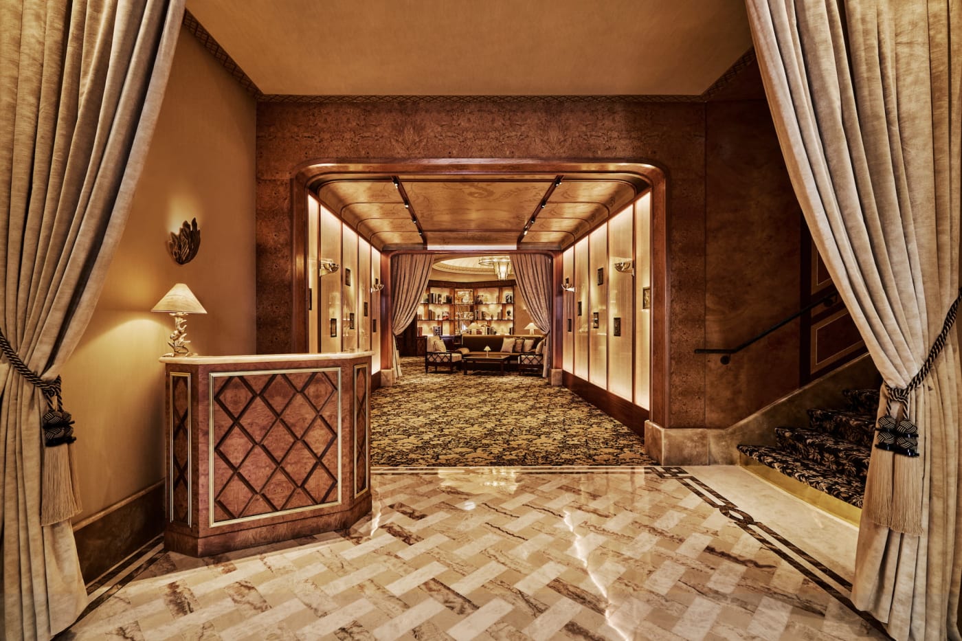Lobby du Fouquet's Paris
