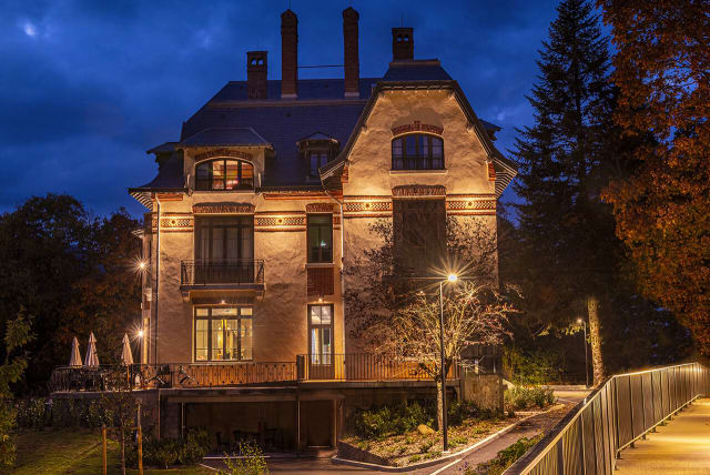 Pyrénées : le groupe Cité Hôtels commercialise deux appartements d’exception au Château Villemur