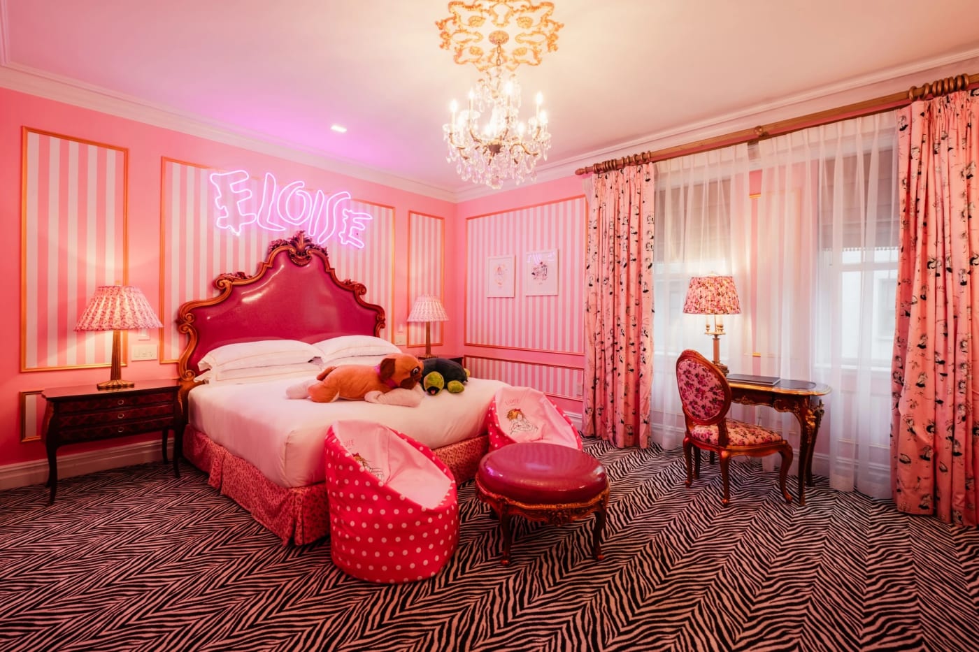 A suíte Eloise, toda em rosa, do hotel The Plaza, em Nova York