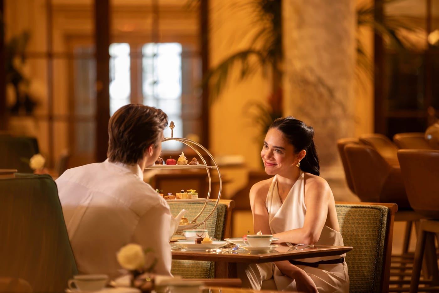 Um afternoon tea servido no Palm Court do hotel The Plaza, em Nova York