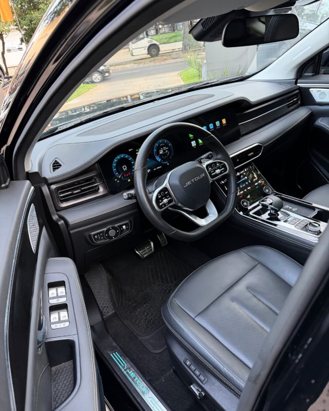 JETOUR X90 PLUS 2023 — foto 2