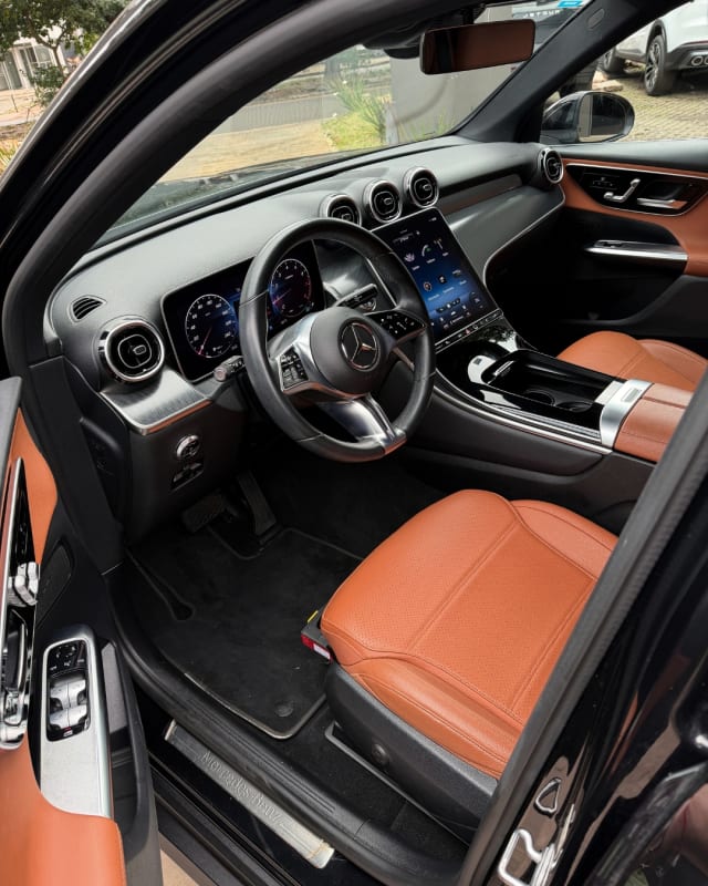 MERCEDES BENZ GLC 200 2023 — foto 2