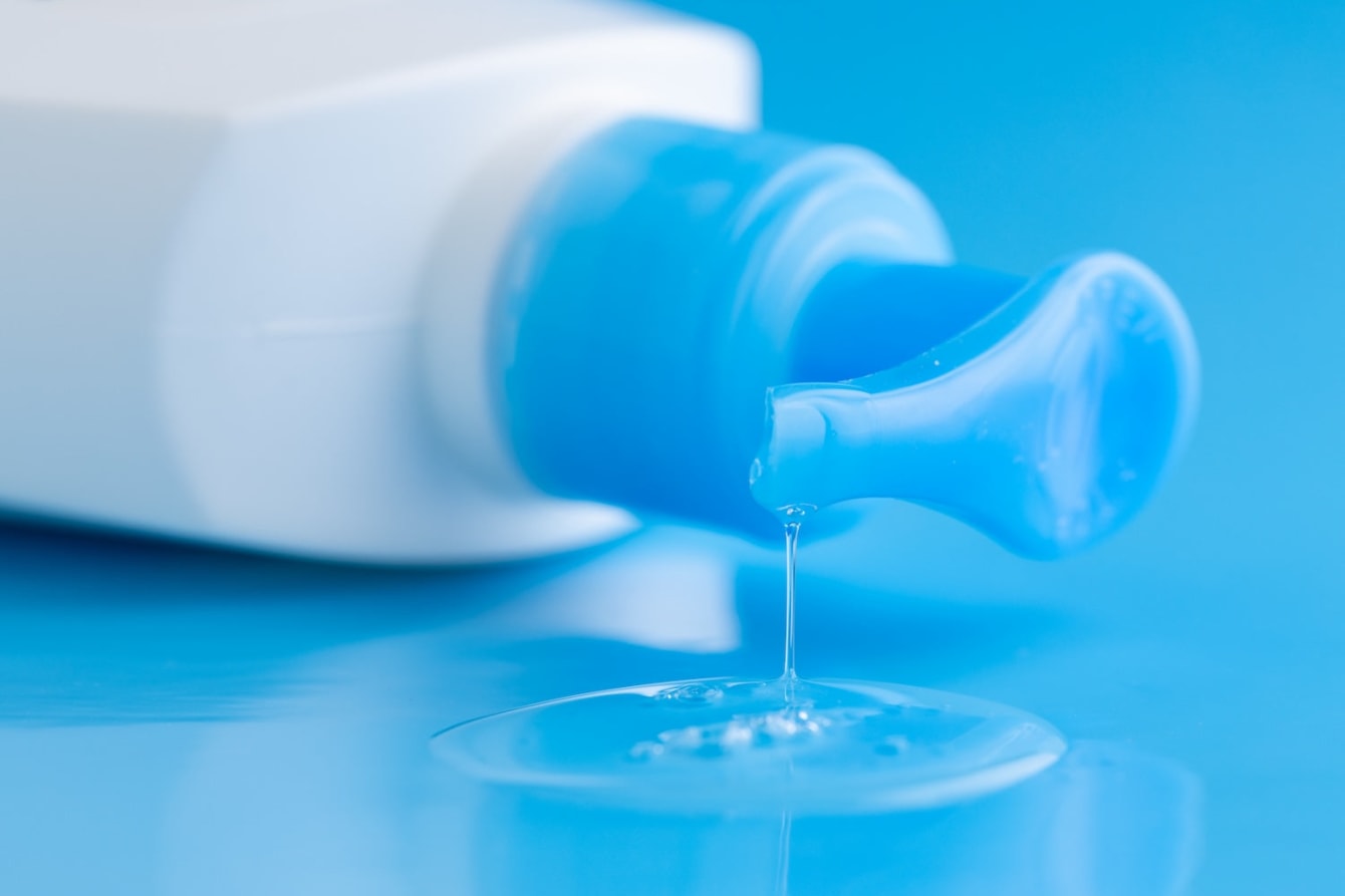 A Guide to Toy Compatibility with Different Lubes