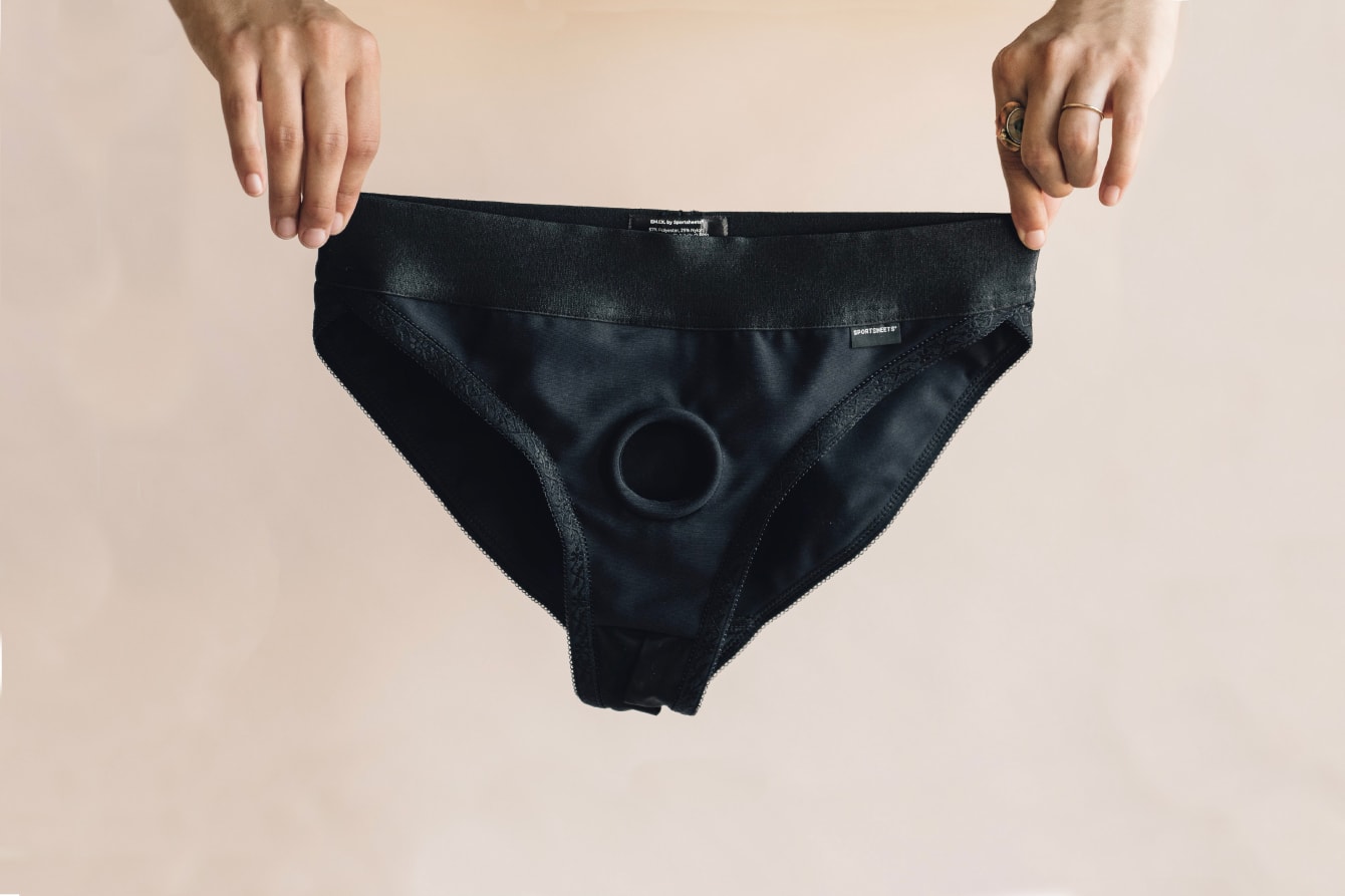 THE BEST HARNESSES FOR STRAP ON SEX, ACCORDING TO A SEX EDUCATOR