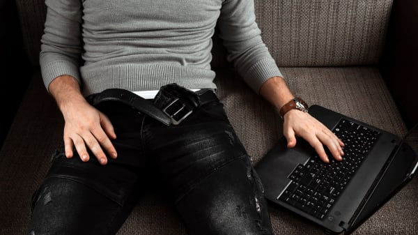 How to Feel Like You’re Having Sex With a Porn St