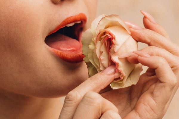 SPEAKING IN TONGUES: A BEGINNER'S GUIDE TO CUNNILINGUS