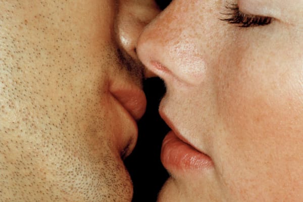 VOICE ACTIVATED GENITALS: THE ULTIMATE GUIDE TO DIRTY TALK