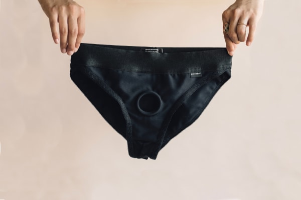 THE BEST HARNESSES FOR STRAP ON SEX, ACCORDING TO A SEX EDUCATOR