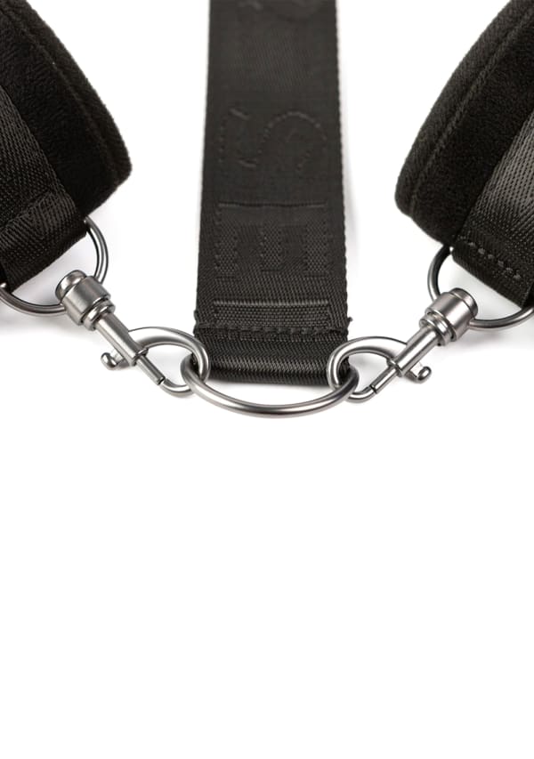 Show image 3