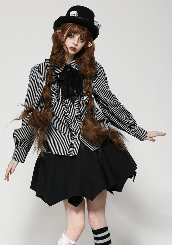 Show image 3