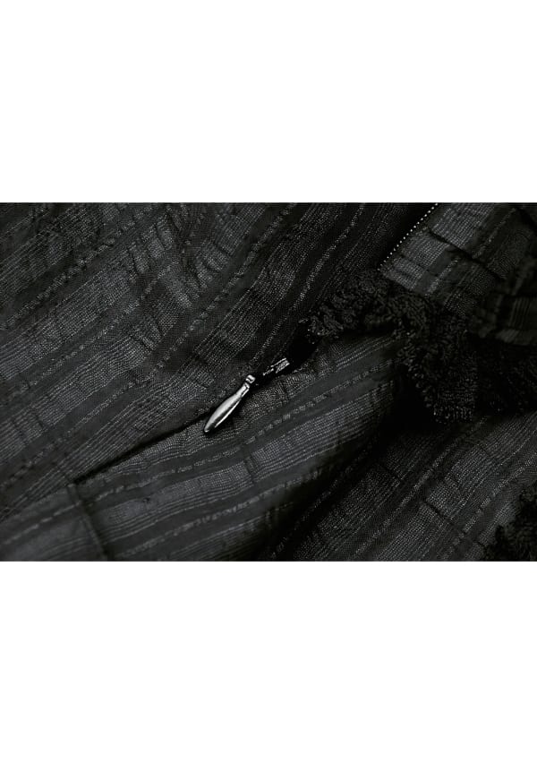 Show image 12