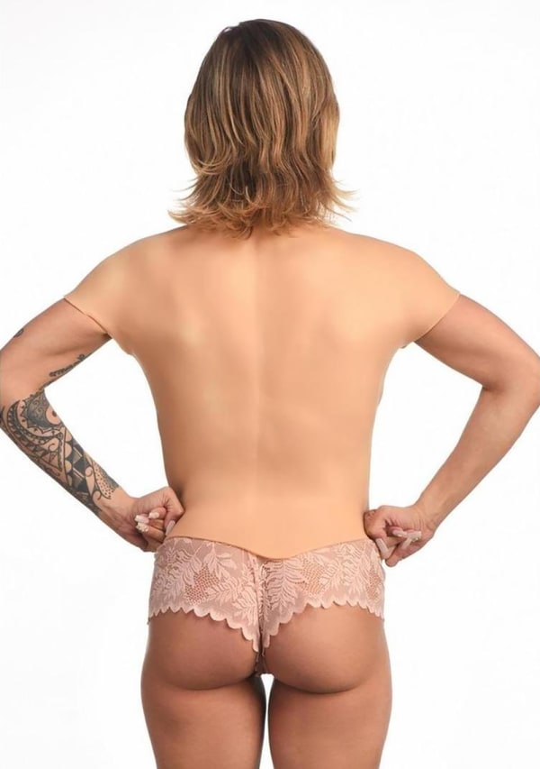 Show image 10