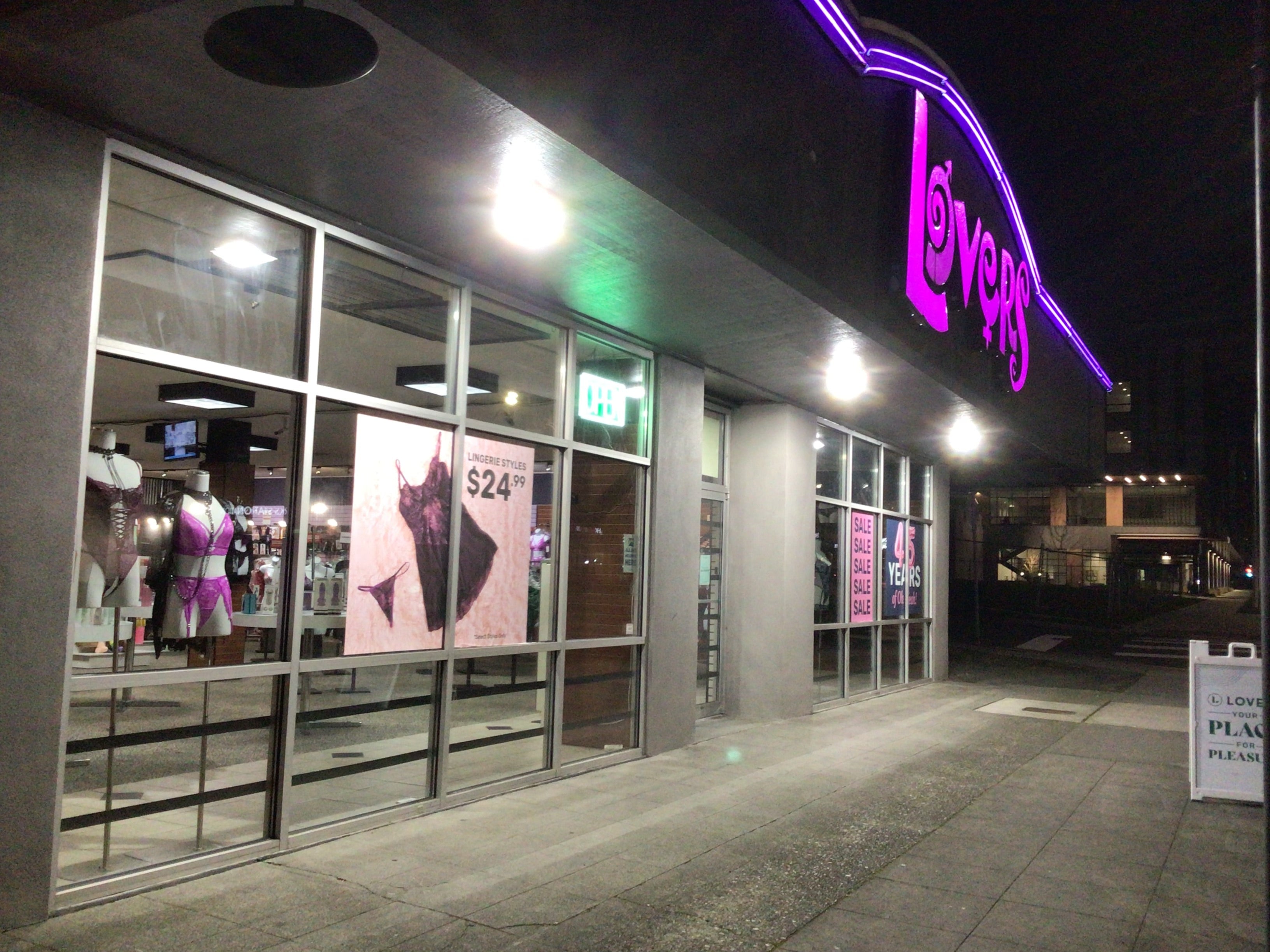 Everett Broadway