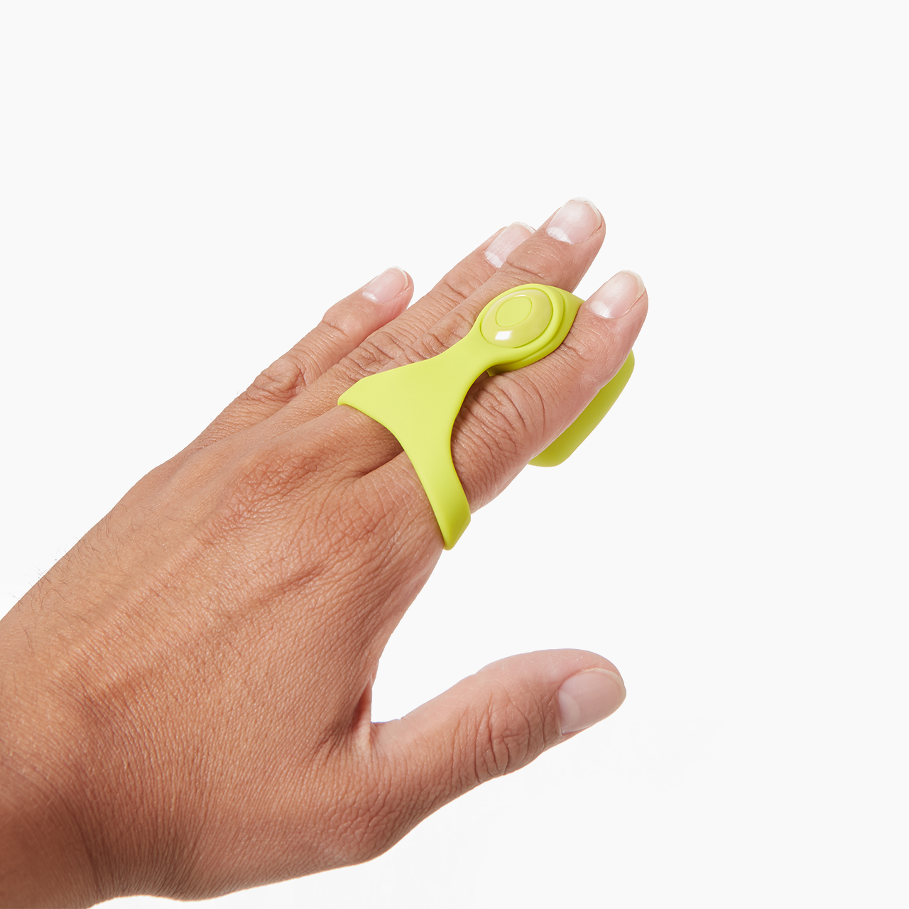 Dame Fin finger vibe worn on hand