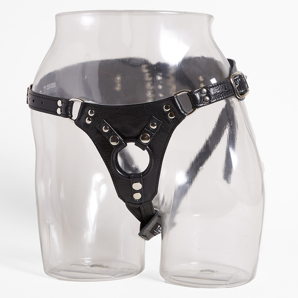 Minx Double Strap Harness on mannqeuin
