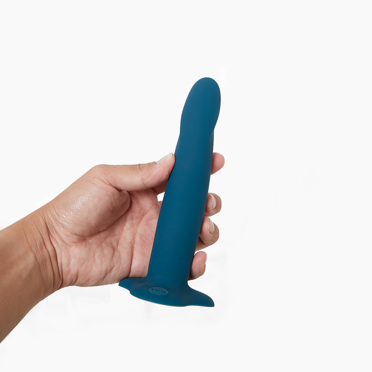 Fun Factory Limba Flex M held in hand