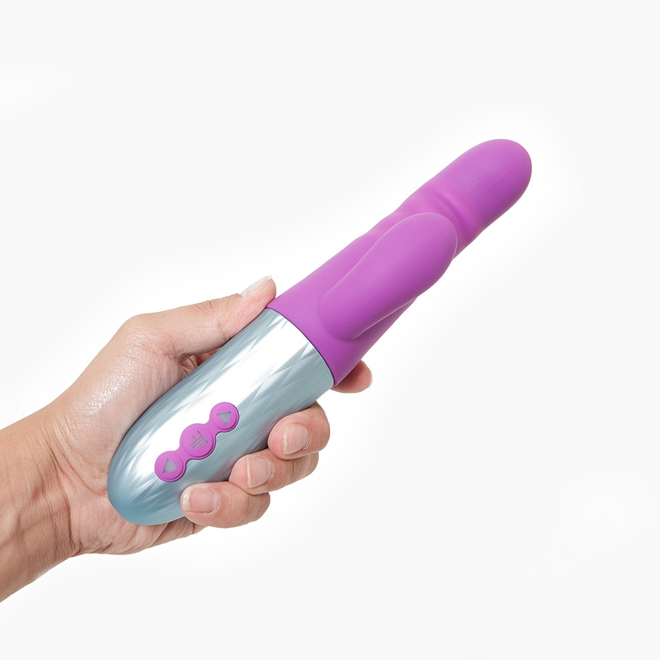 Femme Funn Essenza held in hand