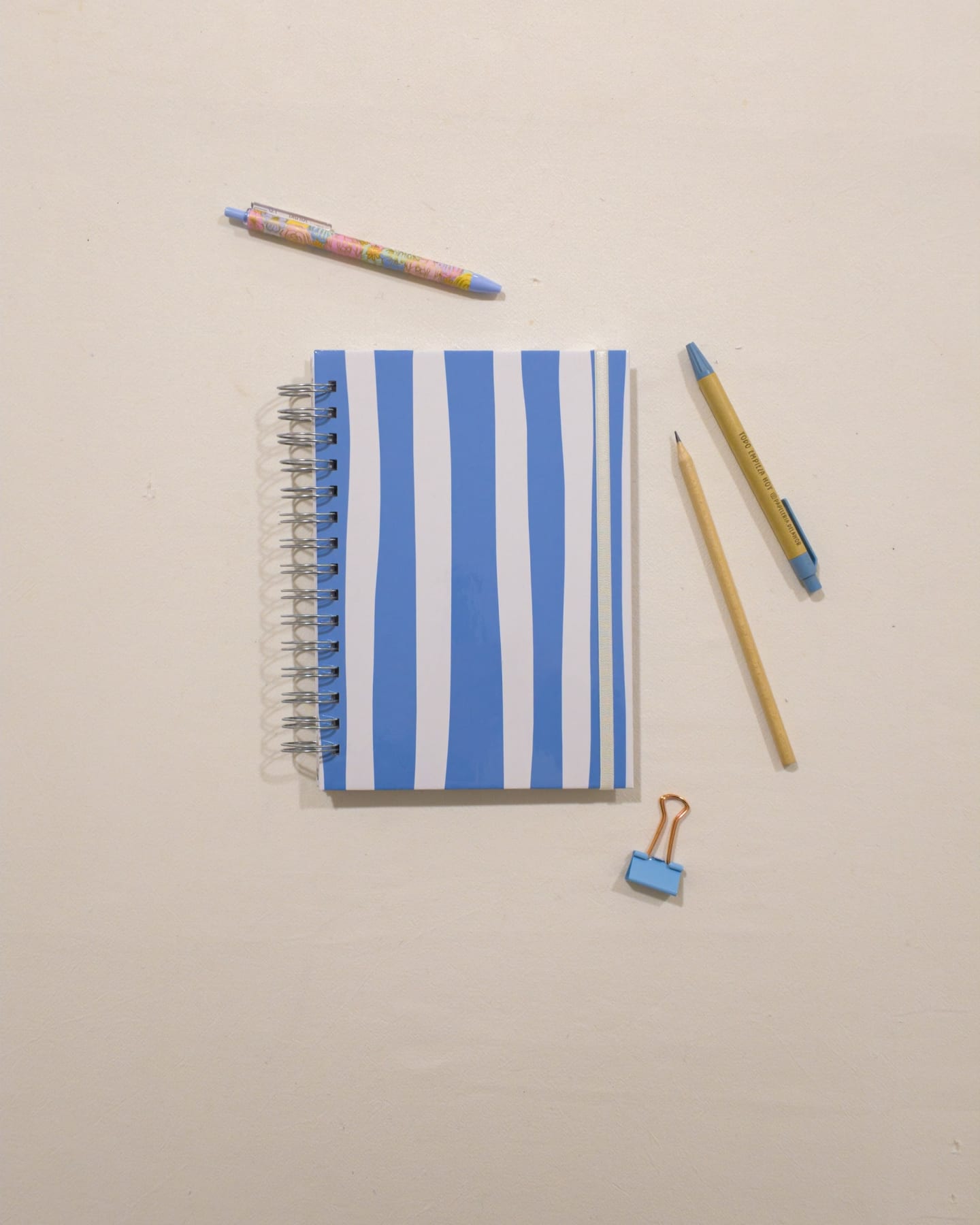 Tapa del cuaderno Marino (colección Cielo) de La Pape, vista desde arriba