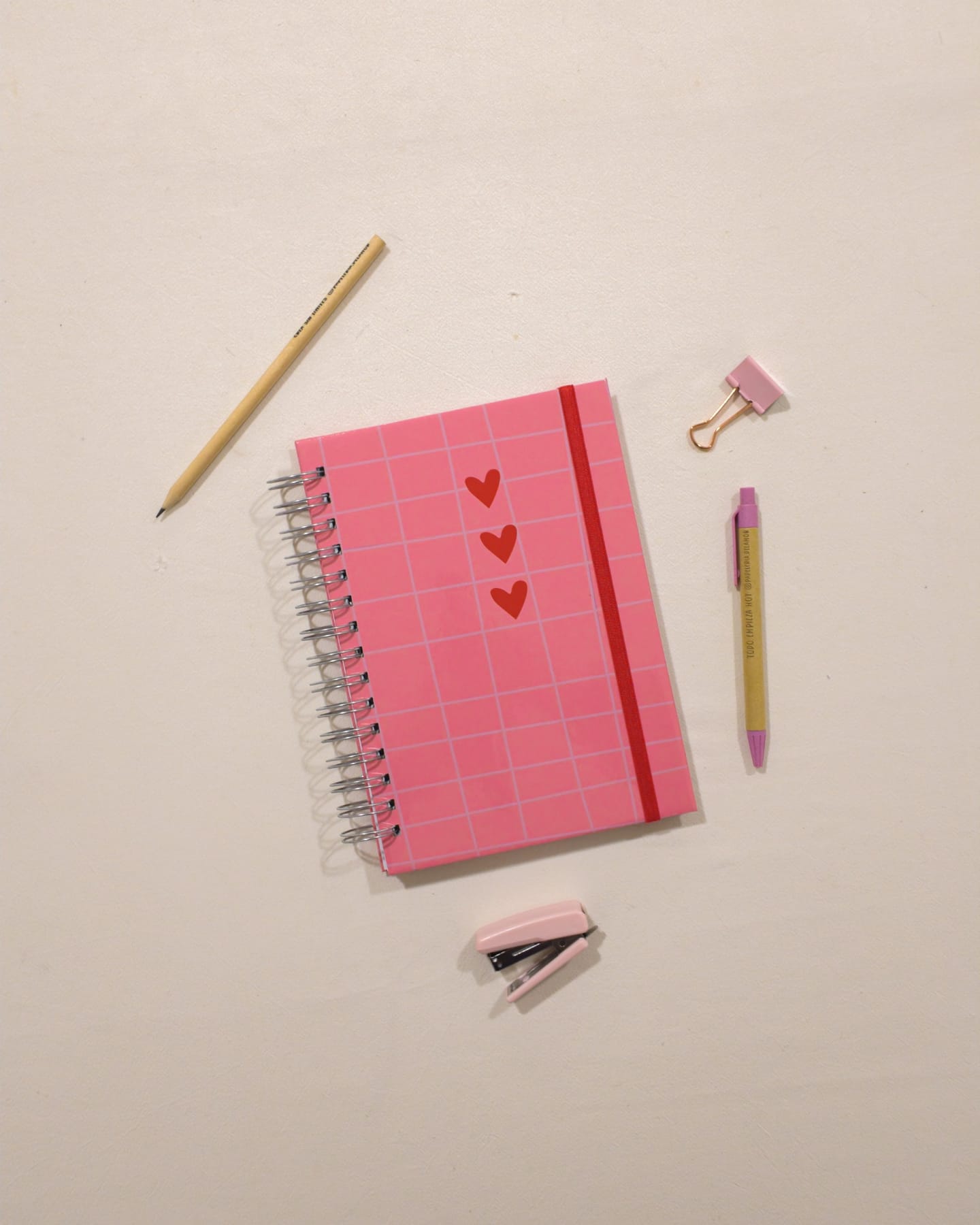 Tapa del cuaderno Dulce amor (colección Corazón) de La Pape, vista desde arriba