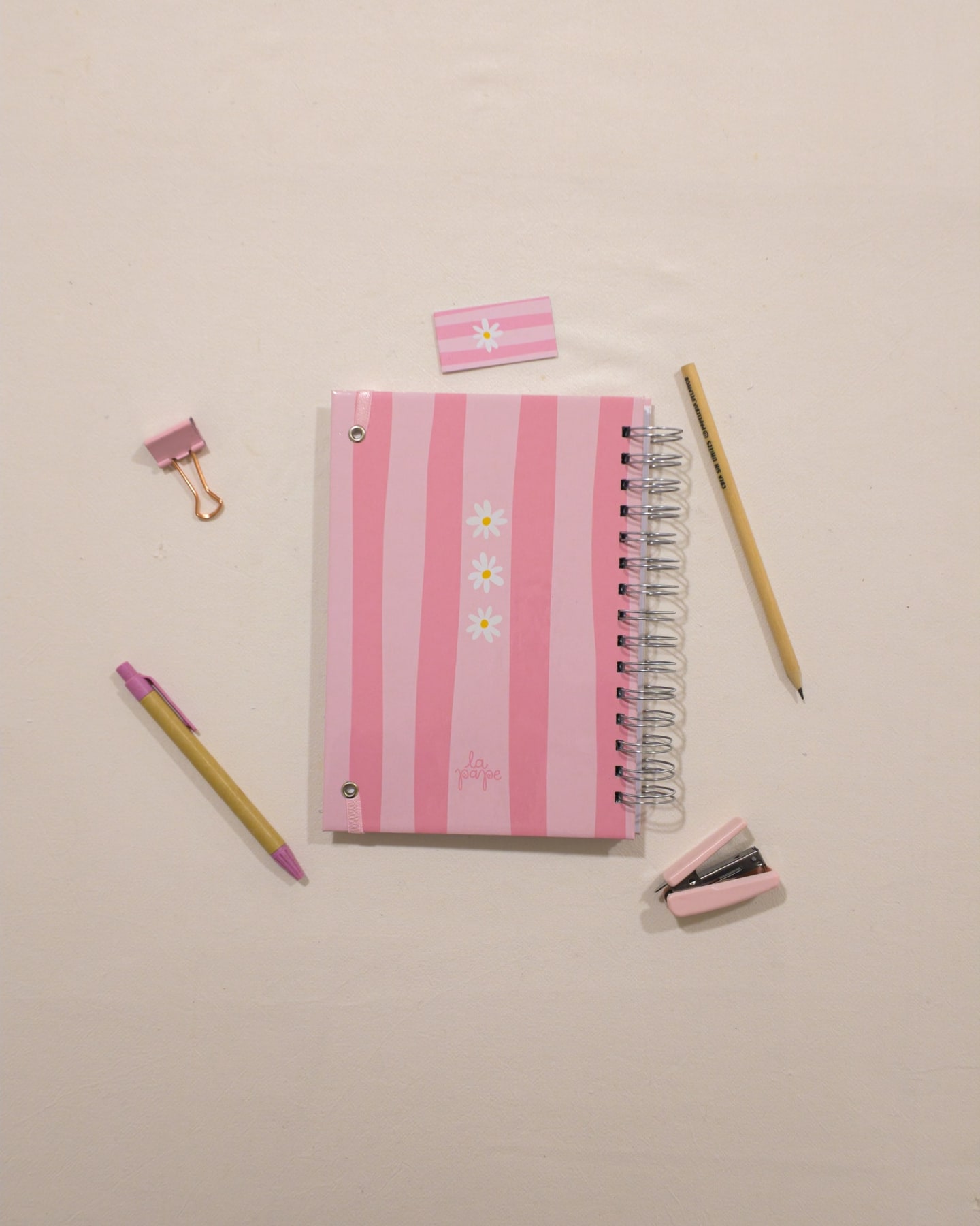 Contratapa del cuaderno Tres flores (colección Cosas buenas) de La Pape