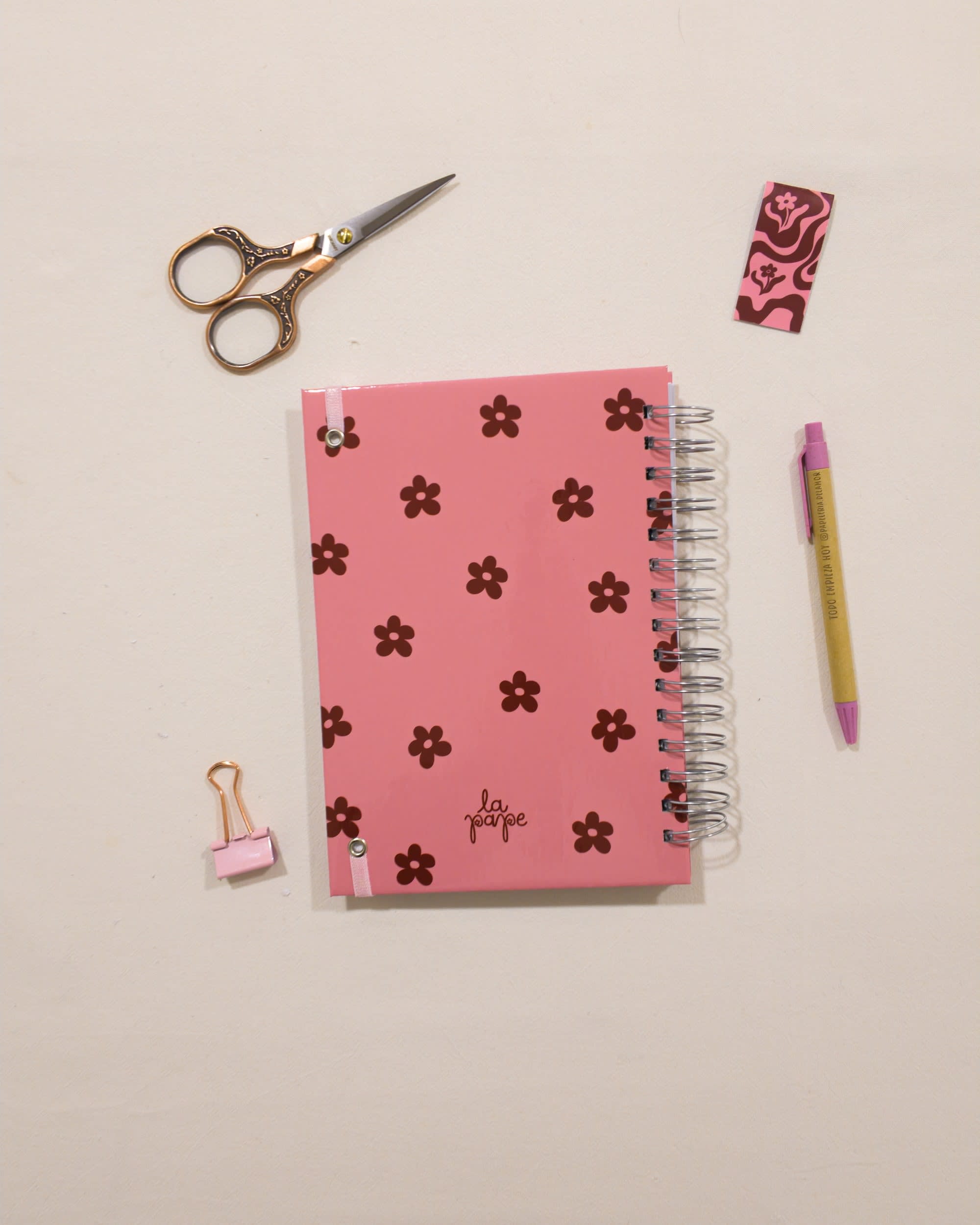 Contratapa del cuaderno Capullo (colección Florecer) de La Pape