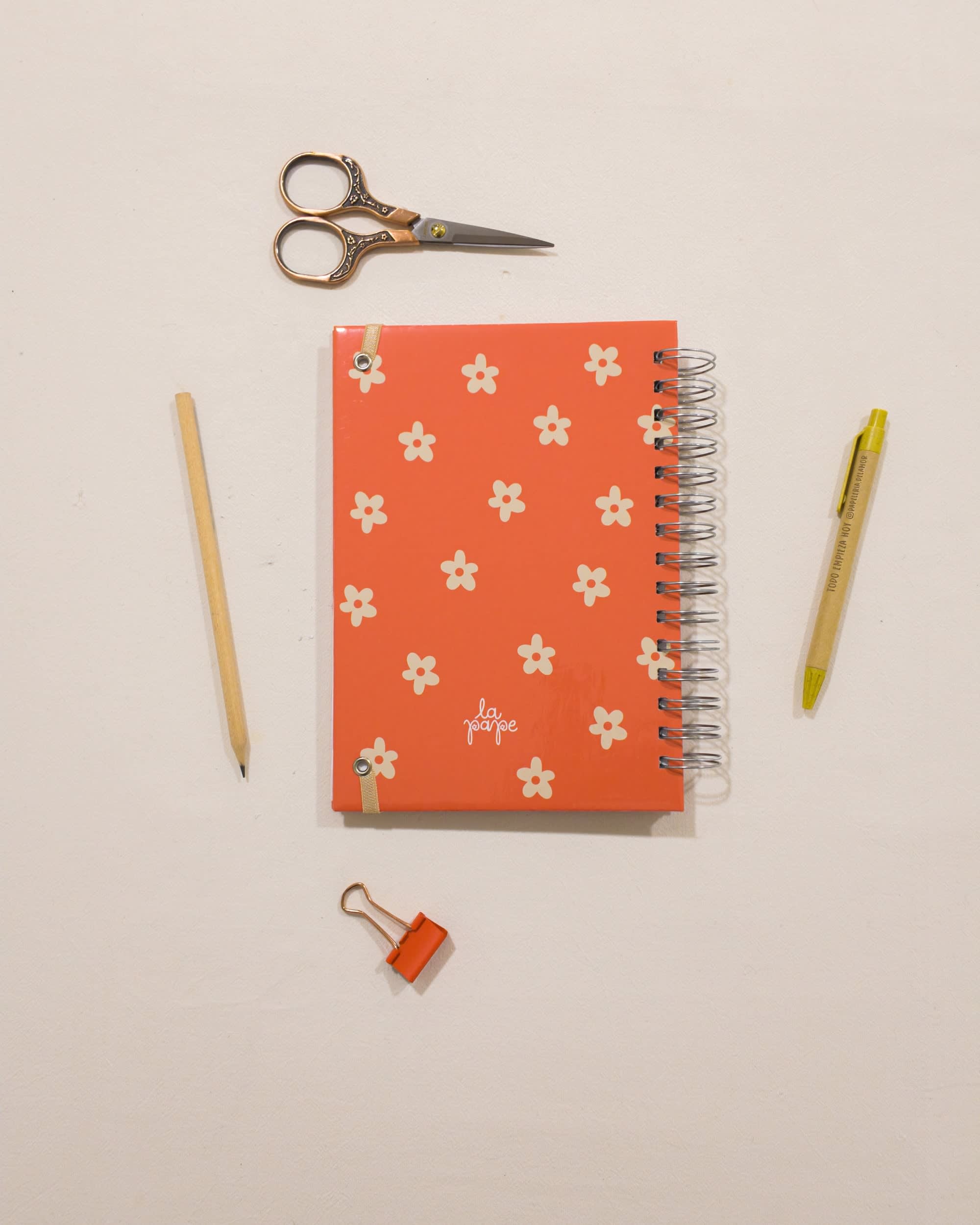 Contratapa del cuaderno Azahar (colección Hasta que todo sea) de La Pape