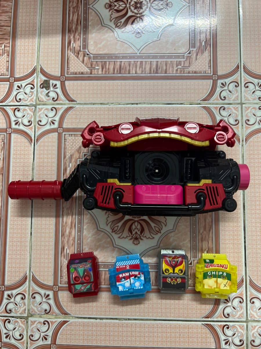 DX Henshin Belt Gavv