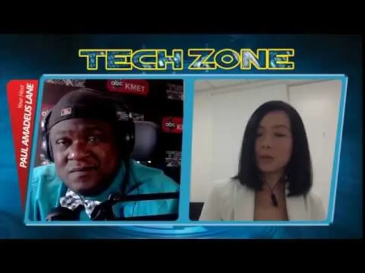  Tech Zone With Paul Amadeus Lane - Ep. #16 Pt 2 - Bluetooth Headset &amp; Fashion