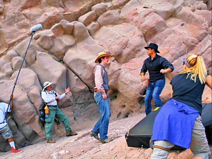 E17473 C3a73472bd5e47a38a933e287fcee140 Mv2