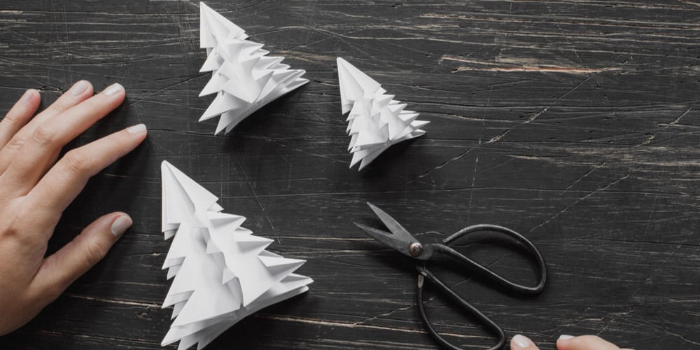 DIY Christmas decorations made from paper