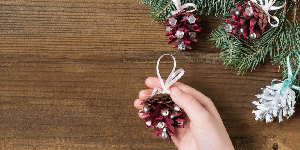 Pine Cones can be a DIY Christmas decoration