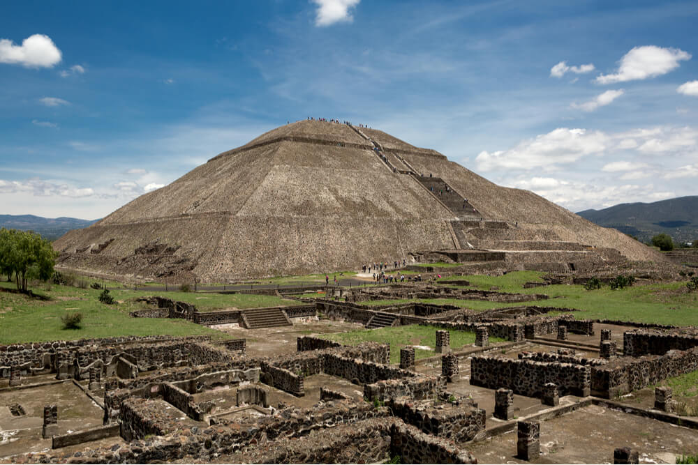 The Pyramid of the Sun is the largest and the tallest in Teotihuacan, and also the oldest of all the Mayan constructions