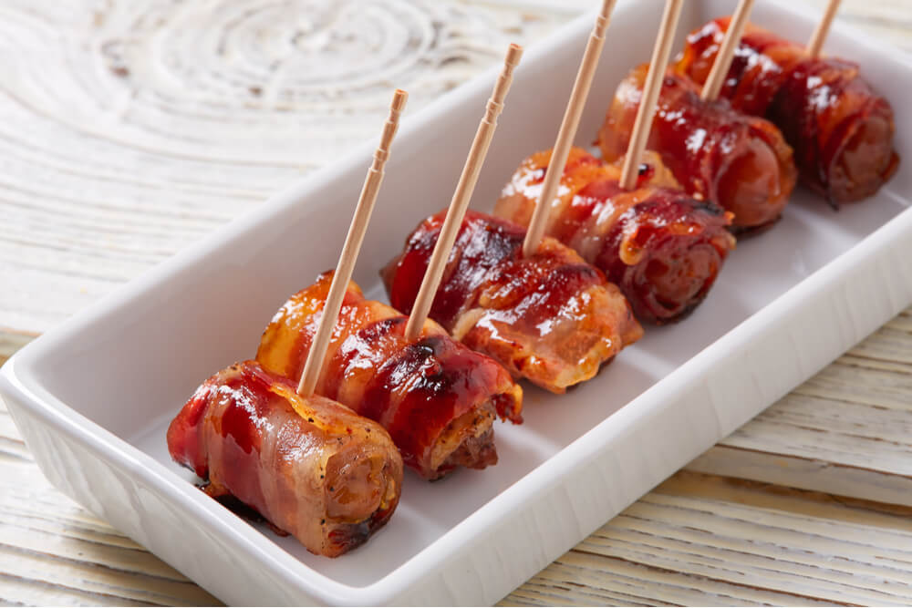 Dátiles con beicon is a popular Spanish tapa of bacon-wrapped dates