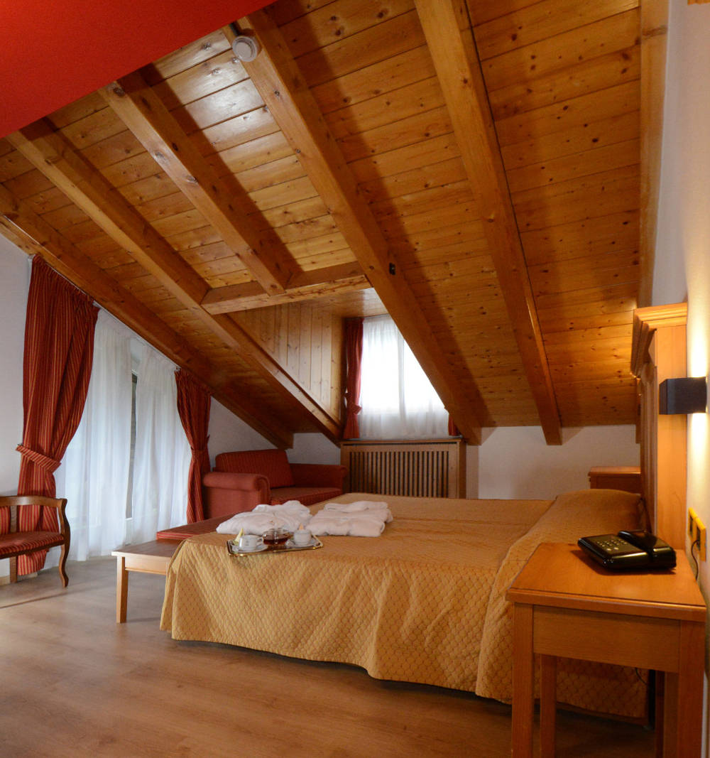 Camera Matrimoniale Comfort Aveis Hotel Medil Val di Fassa