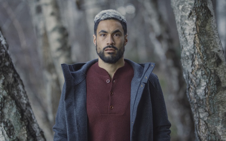 How to stay warm outdoors with merino | icebreaker
