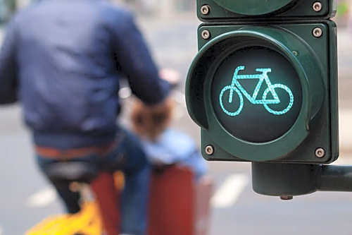 Cycle low level traffic light l7eiiv