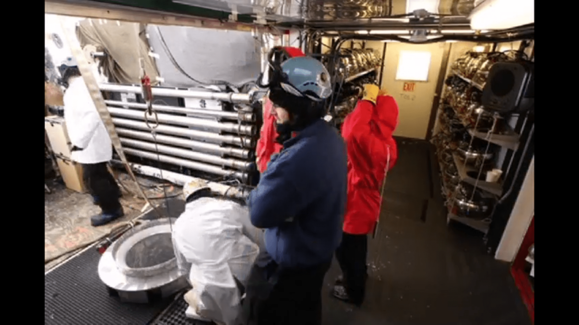 Video: Deployment of the final IceCube string