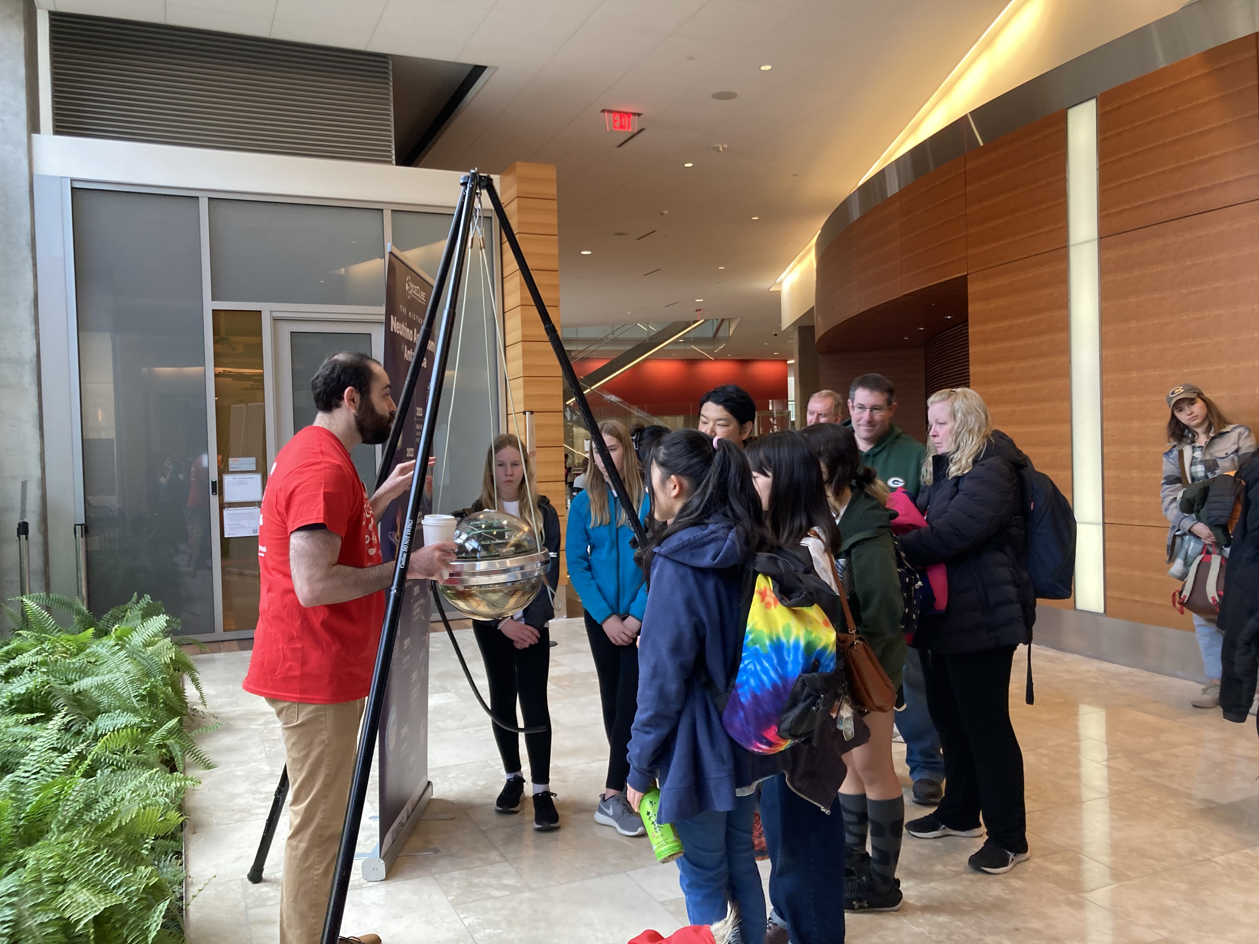 Perri shows students a DOM