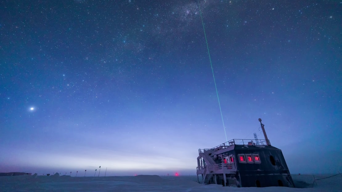 Same view of the LIDAR at the ARO building as above but a few hours later under a clear starry sky.