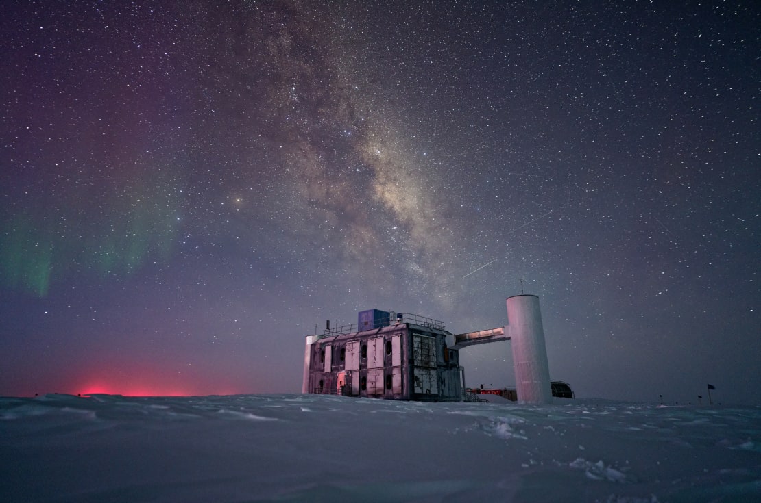 Clear view of Milky Way above the IceCube Lab.