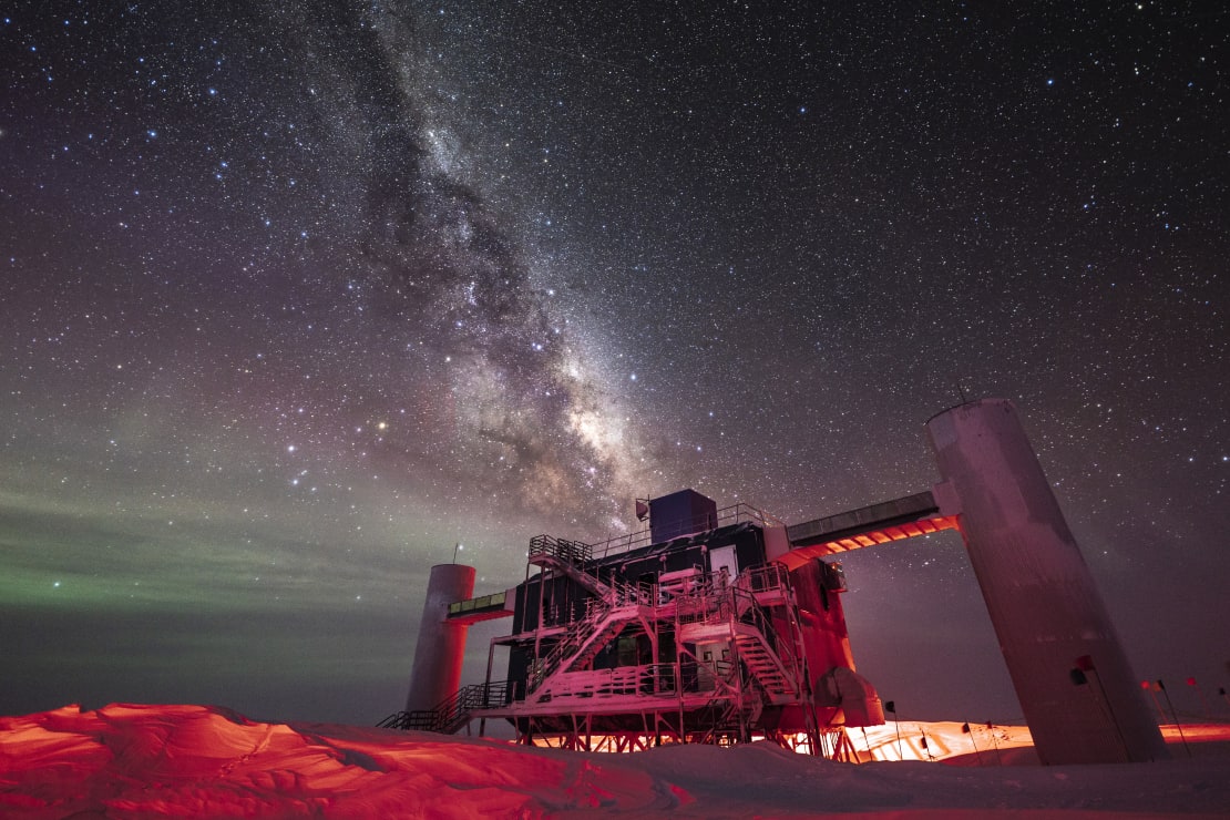 IceCube Lab, with stars and Milky Way overhead.