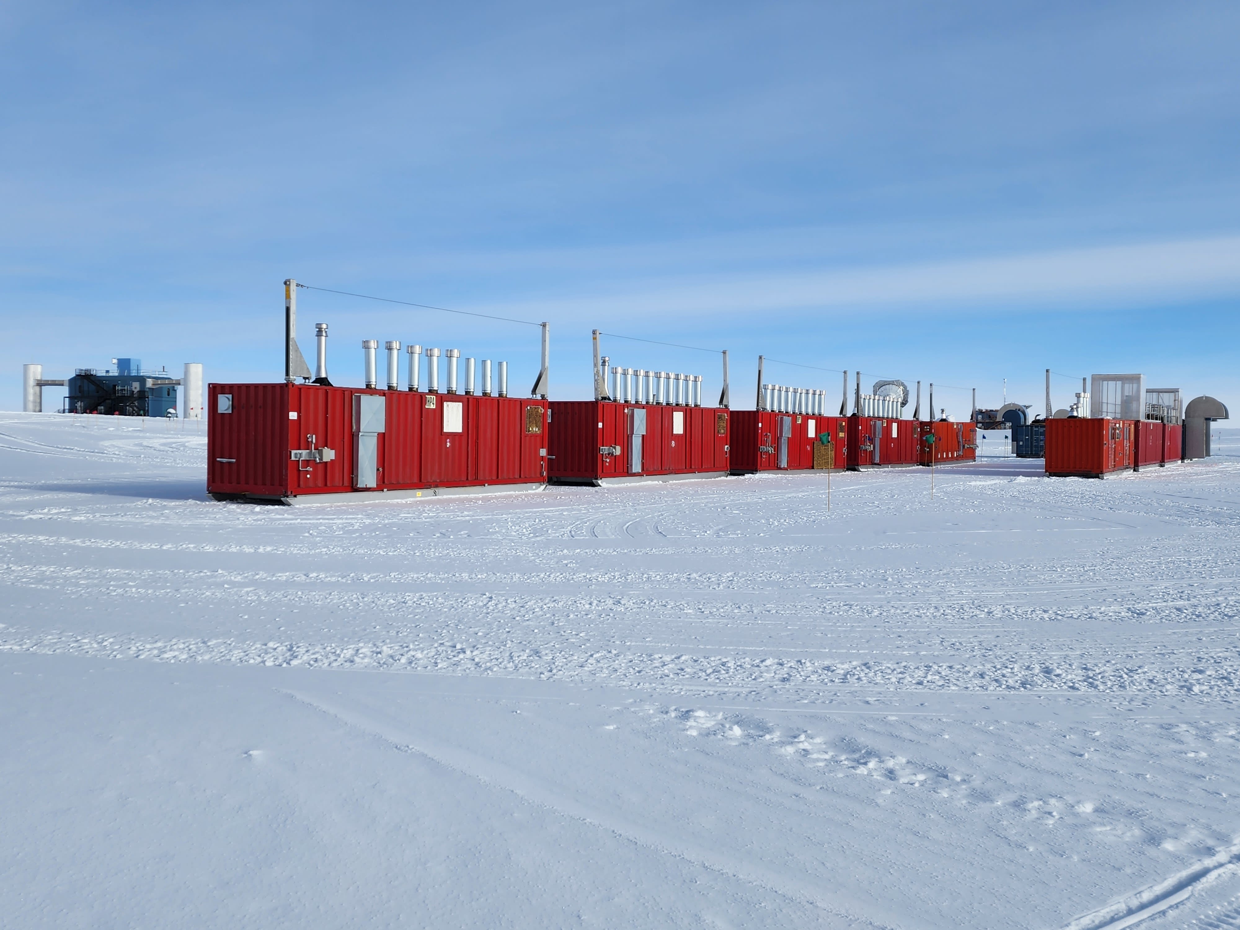 The SES site next to the IceCube Laboratory at the South Pole