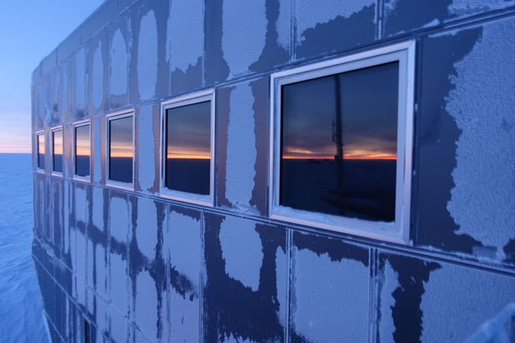 frostystationwindows
