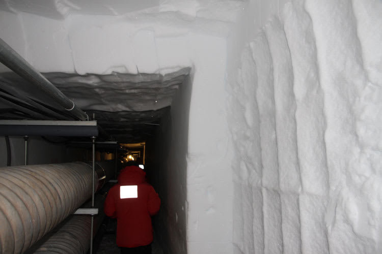 tunnel wall