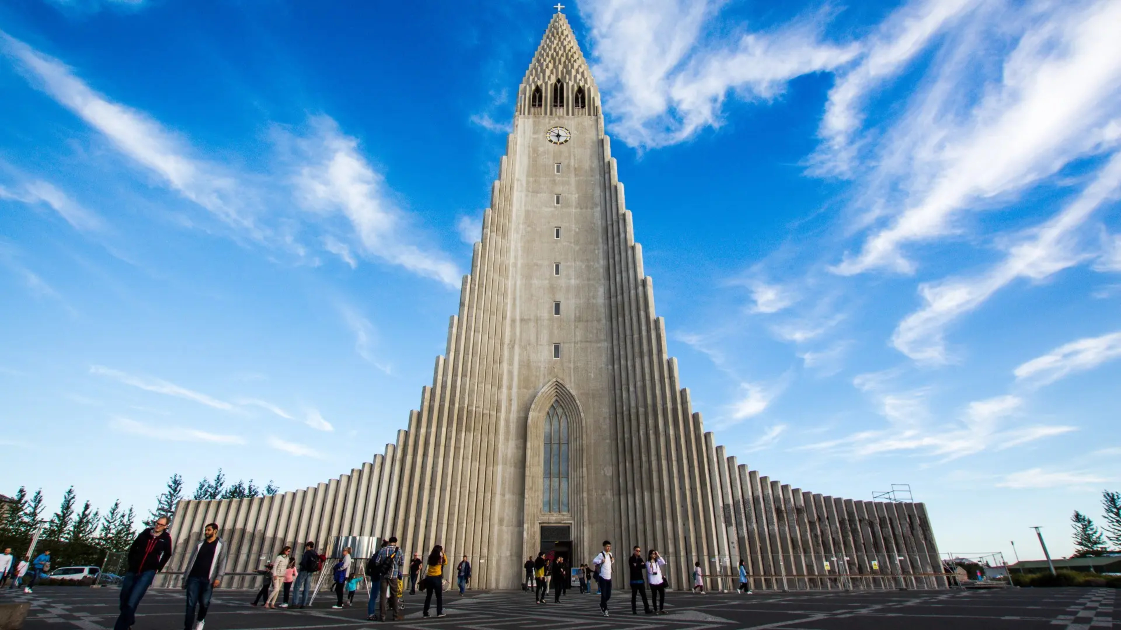 Hallgrimskirkja-Reykjavik-Iceland.jpg.webp