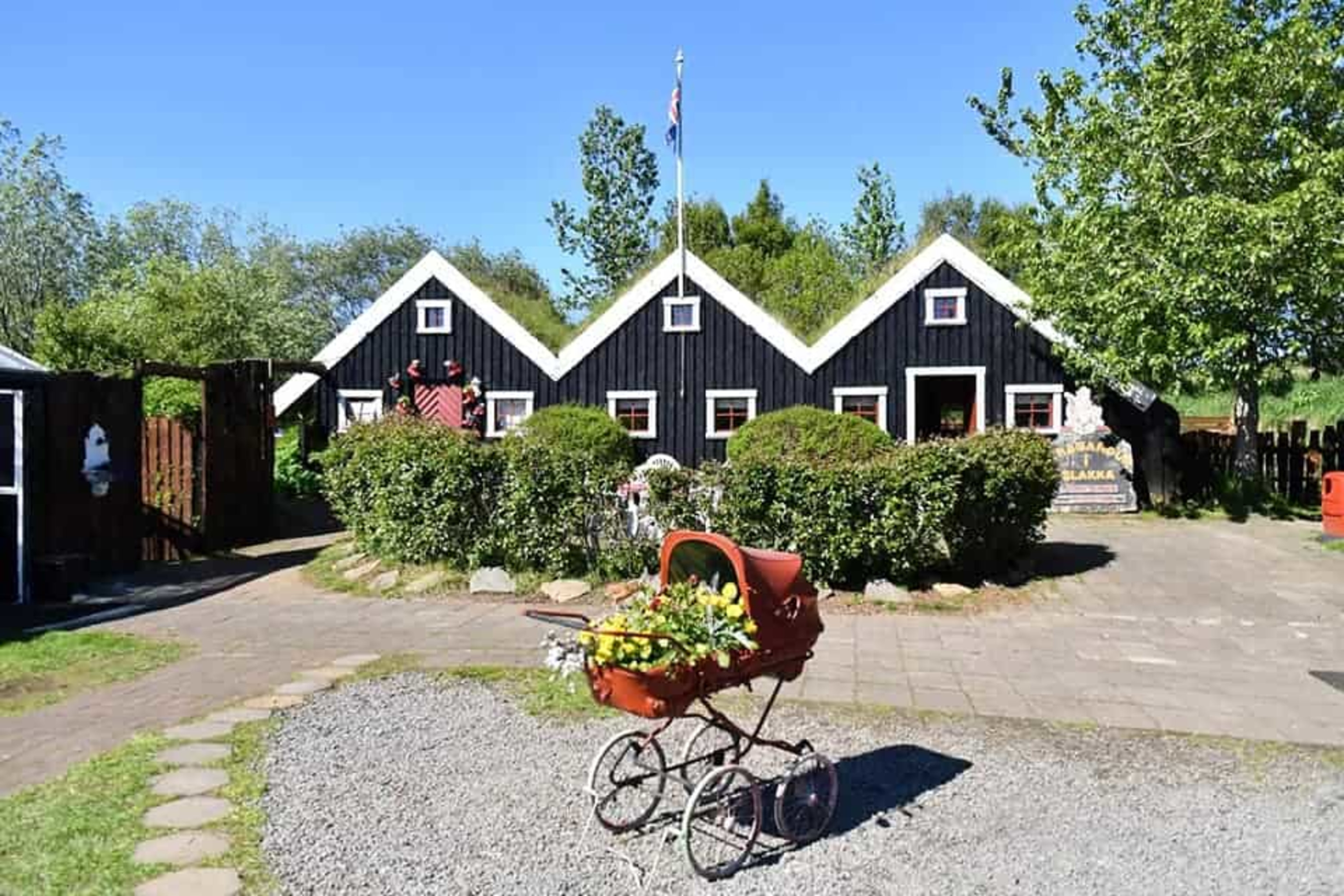 slakkizoo-south-iceland.jpg