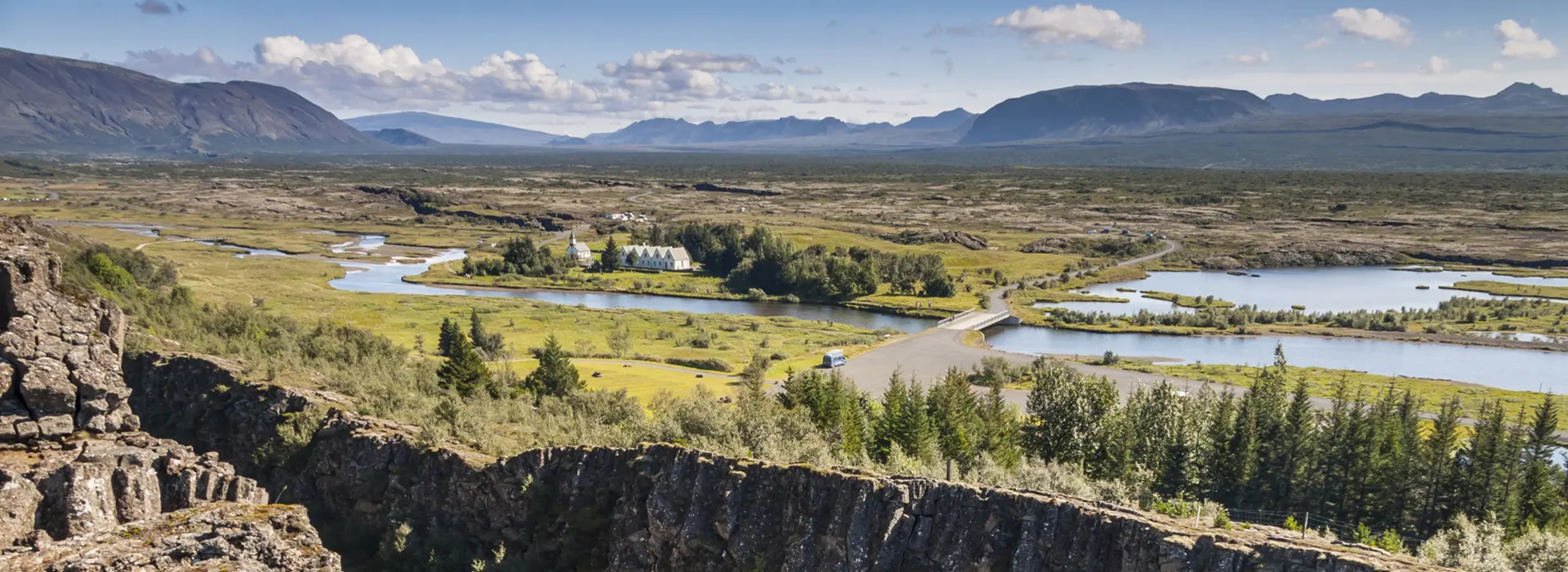 tectonic-plates-in-Thingvellir-national-park.jpg.webp